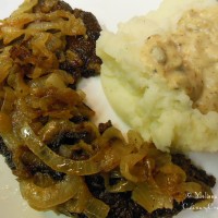 Old Fashioned Liver and Onions with Gravy