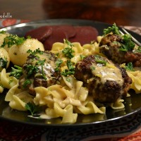 Danish Frikadelle "Meatballs" with Noodles and Gravy